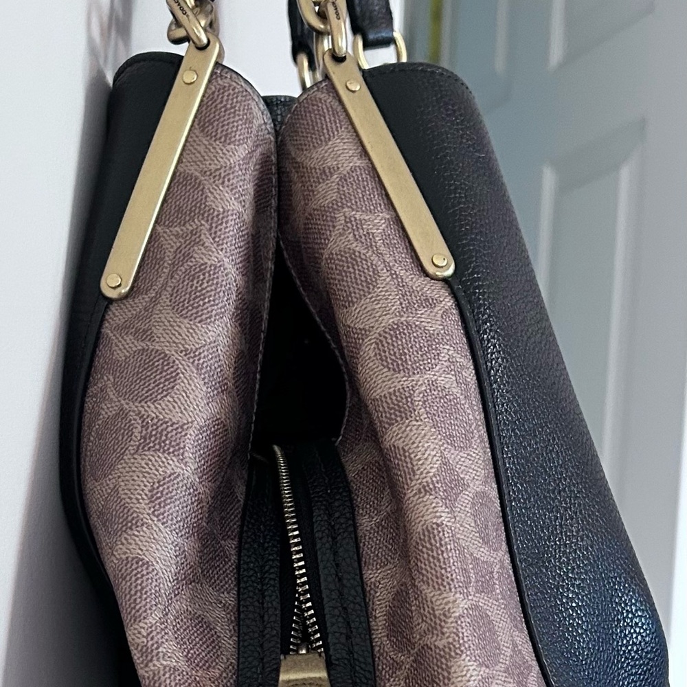 Coach Black Pebbled Leather Shoulder Bag with Taupe Signature Sides - Picture 2 of 9